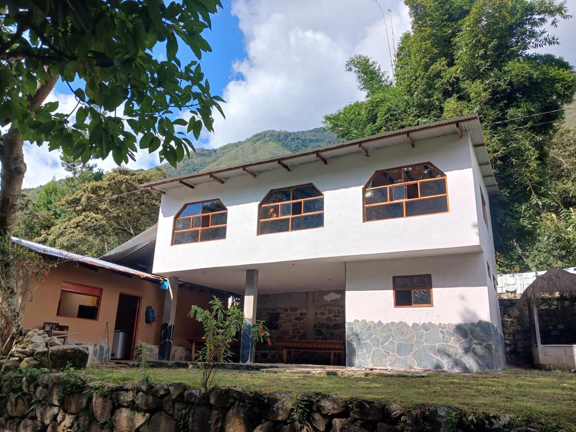 Lia B&B Lucmabamba Sahuayaco Bagian luar foto