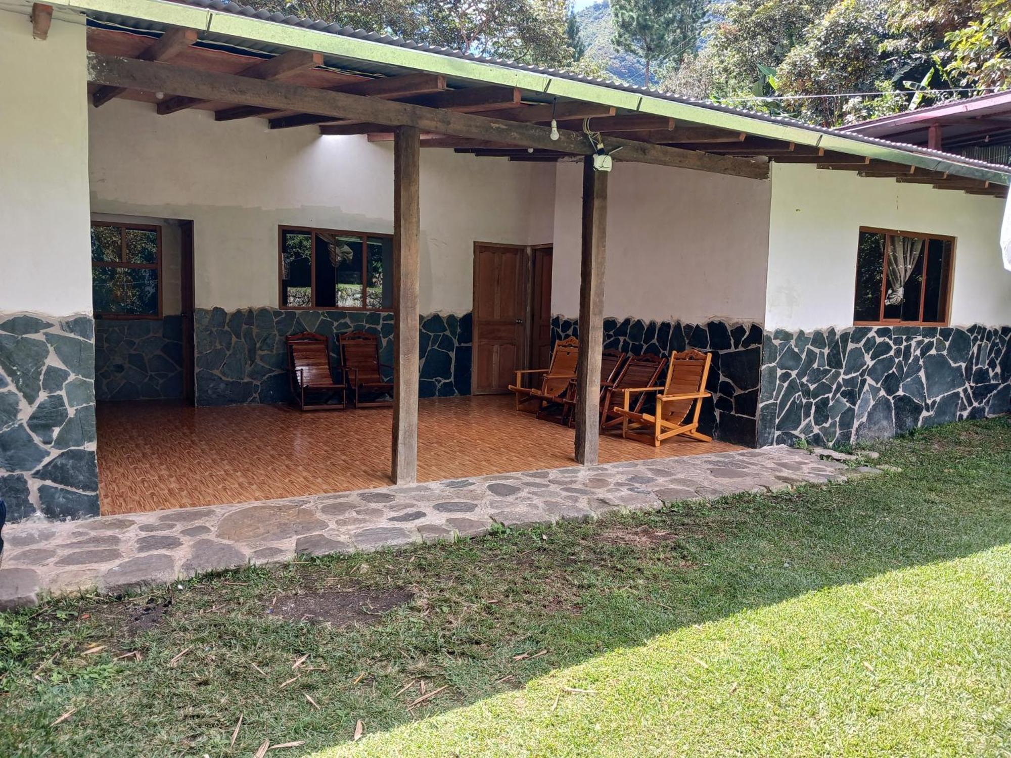 Lia B&B Lucmabamba Sahuayaco Bagian luar foto